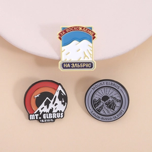 Épingle en Émail Randonnée Mont Elbrus Alliage de Zinc Souvenir Russie Badge pour Sac à Dos Extérieur Chapeau Bijoux Cadeau