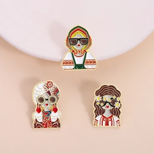 Broche en Émail de Fille de Mode Style Russe de Bande Dessinée Badge de Portrait en Alliage de Zinc Rétro pour Vêtements