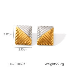 Vue détaillée des boucles d'oreilles bicolores asymétriques avec dimensions et poids