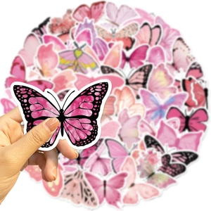Handheld weergave van roze vlinder stickers met waterbestendig PVC en gestanste randen