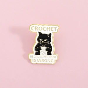 Épinglette Amusante en Émail Chat Noir au Crochet Slogan Humoristique Broche Animale en Alliage de Zinc pour Décoration de Vêtements et Sacs Bijoux Unisexe