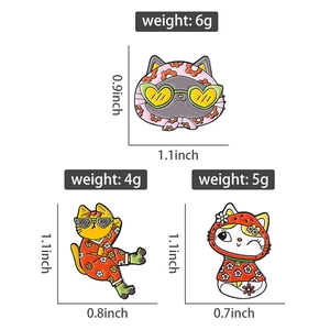 Détails de trois pins en émail chat cartoon avec dimensions et spécifications de poids