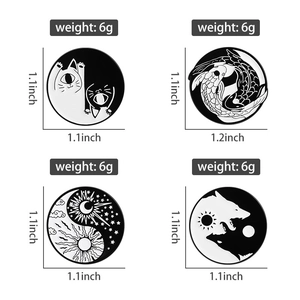 Size and weight specs for Yin Yang enamel pins featuring cats, fish, sun and wolves
