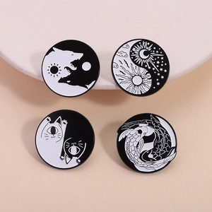 Badge Broche en Émail Alliage Zinc Yin Yang Tai Chi Loup Chat Koi Soleil Lune Style Joyeuses Pâques Oreille de Lapin Bijoux