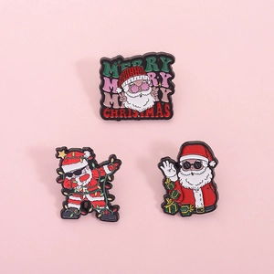 Set Spille Smaltate Natale Divertenti Babbo Natale Dab Occhiali da Sole Spilla Testo Sarcastico Distintivi Decorazione Festa