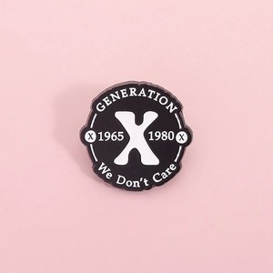 Épinglette en Émail Génération X Broche Ronde en Alliage de Zinc 1965 1980 Lettre X We Don't Care Badge Punk pour Vêtements Accessoires Cadeau