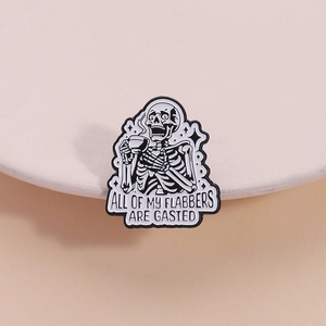 Lustige Emaille-Anstecknadel Skelett trinkt Kaffee mit 'All of my flabbers are gasted'