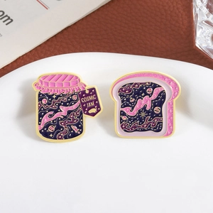 Lot de pins émaillés galaxie étoilée avec badges pain et pot de confiture violets