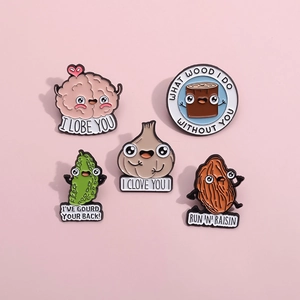 5-teiliges Set Cartoon-Gemüse-Emaille-Pins mit niedlichen Augen auf rosa Grund