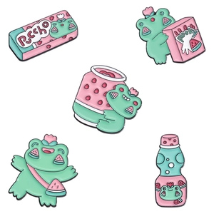 Set di 5 spille in smalto con rane cartoon in design a tema cibo e bevande creative