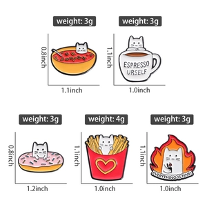 Lot de pin's de chat en émail montrant les dimensions et le poids léger de 3g à 4g