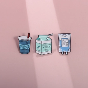 Broche en Émail Dessin Animé Larmes d'Étudiant en Médecine Boîte de Lait Gobelet Sac de Perfusion Broche en Alliage Bijoux Humour