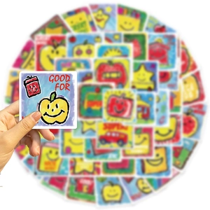 Nahaufnahme bunter Motivationsaufkleber für Kinderbelohnungen mit süßen verschiedenen Mustern