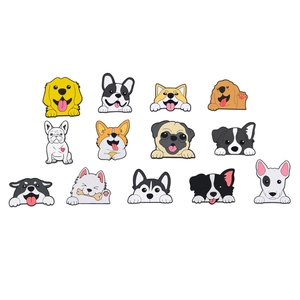 Set van 13 schattige metalen hondenbadges met Corgi, Husky en Bulldog ontwerpen