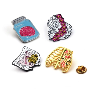 Épinglette Émaillée Anatomique Créative Alliage Cœur Côtes Cerveau Intestin Broche Florale pour Décoration Vêtements Sacs Halloween