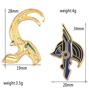 Detaillierte Größenangaben für goldene und blaue Emaille-Pins mit genauen Abmessungen