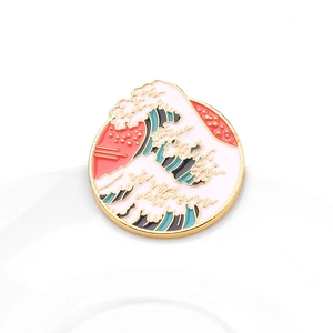 Japanese Style The Great Wave Off Kanagawa Enamel Brooch Alloy Round Wave Sun Badge For Backpack Clothing Accessory