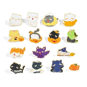Set van 15 Halloween emaille pins met katten, pompoenen en grappige spoken