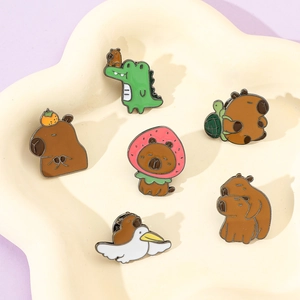 Lot de six épinglettes de dessin animé Capybara en émail aux poses variées et mignonnes