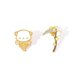 Niedliches Emaille-Anstecker-Set mit Geisterkatze und Sense, vergoldet mit sanften Farben