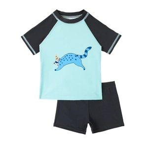 Zweiteilige Jungen Badebekleidung mit Waschbär-Cartoon und Kurzarm-Sonnenschutz-Set