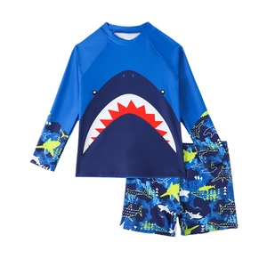 Conjunto de baño para niño de manga larga con estampado de tiburón y camuflaje azul