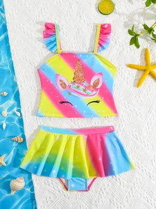 Flachbild von Regenbogen-Mädchen-Bademode-Set mit Einhorn-Druck und Rock-Design