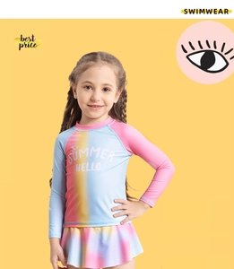 Détail du maillot de bain deux pièces pour filles avec manches longues et dégradé