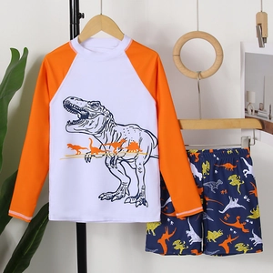 Set costume da bagno due pezzi da bambino con maglia a maniche lunghe e pantaloncini