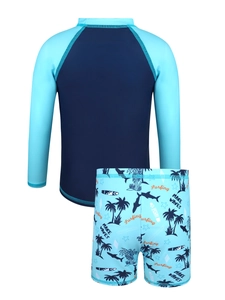 Detailansicht Jungen Langarm-Rash-Guard mit Haifisch-Druck und Surf-Badeshorts