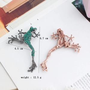 Cute frog brooch with green rhinestones and antique copper finish, size 6.7x4.5cm