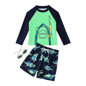 Langärmeliges Kinder-Schwimmset mit Hai-Motiv, Badeshorts und Sonnenbrille in Blau-Grün