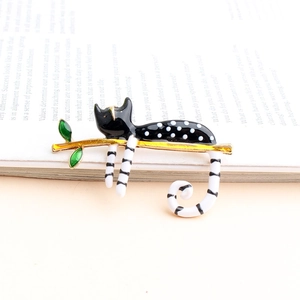 Cute Cartoon Cat Brooch Enamel Animal Pin Alloy Drip Oil Accessories For Clothing Backpack Jewelry Gift For Women Men