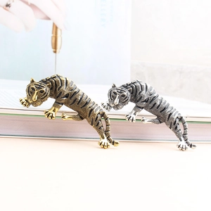 Fashion vintage alloy cheetah brooch pin in gold and silver finish for women accessories