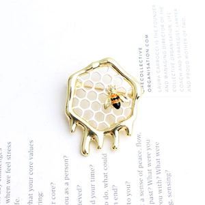 Bienen Bienenwabe Emaille Brosche Pin Vergoldet Legierung Tropföl Honigtropfen Reversnadel Für Damen Herren Mode Schmuck Geschenk