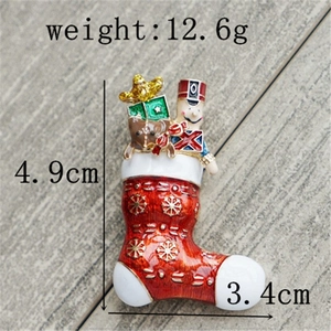Broche Chaussette de Noël Casse-noisette en Alliage Émaillé Épinglette Festive pour Femme Enfant Décoration de Bijoux