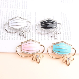 Creative Medical Mask Shape Alloy Brooch For Women Rhinestone Enamel Bow Decorative Pin Jewelry Gift Medical Professional