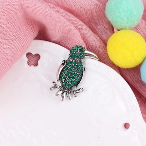Vintage Zinc Alloy Rhinestone Bird Brooch Pin Cute Parrot Animal Lapel Pin Jewelry Gift For Women Men Coat Accessory