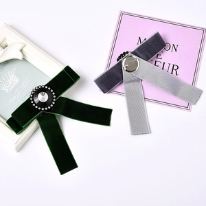 Vintage Velvet Bow Brooch Alloy Rhinestone Crystal Bow Tie Pin For Women Wedding Party Elegant Fashion Brooches Jewelry Gift