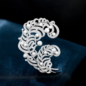 Luxury Feather Brooch Natural Freshwater Pearl Zircon Copper Gold Silver Plated Elegant Fashion Jewelry Brooch Pin For Women Wedding