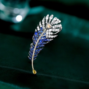 Spilla a Piuma di Lusso Micro Zirconia Rame Placcato Oro Vero Blu Bianco Strass Elegante Pin per Vestito Donna Gioielli