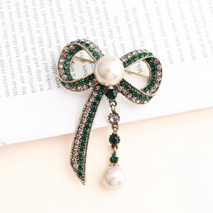 Women Vintage Zinc Alloy Bowknot Brooch With Elegant Faux Artificial Pearl And Sparkling Rhinestones Fashion Bow Pin For Dresses Coat Accessory Jewelry