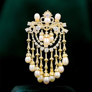 Vintage Luxurious Gold Plated Copper Brooch With Natural Artificial Pearl And Zirconia Tassel Court Style Wedding Party Women Jewelry
