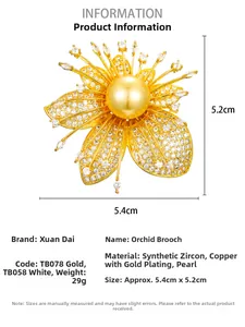 Detailansicht der Orchideenbrosche mit Zirkonia, Muschelperle und Größenangaben