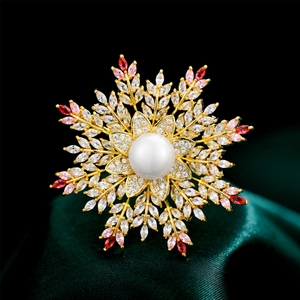 Luxury Snowflake Brooch For Women Copper Real Gold Plated Micro-set Zirconia Shell Pearl Pin Coat Suit Accessory Jewelry Gift
