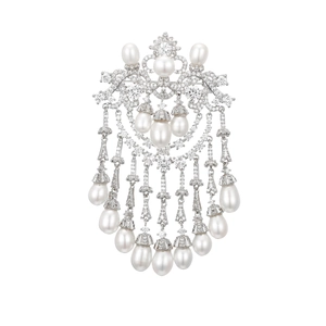 Luxurious pearl brooch with zircon floral design and dangling tassels for coats