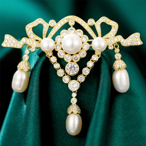 Vintage Palace Style Bowknot Brooch For Women Copper Gold Plated With Natural Artificial Pearl Synthetic Zirconia Tassel Pin Jewelry