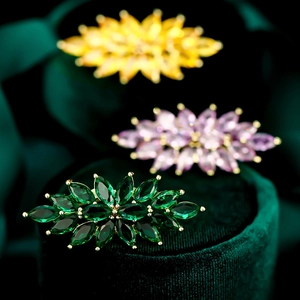 Elegante Vergoldete Kupfer Zirkonia Blume Brosche Für Damen Anzug Korsage Pin Mode Botanischer Schmuck Hochzeit Party Geschenk