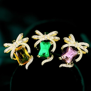 Luxury Gold Plated Copper Bowknot Brooch Pin For Women Colorful Zirconia Rectangle Crystal Bow Jewelry Clothing Accessory