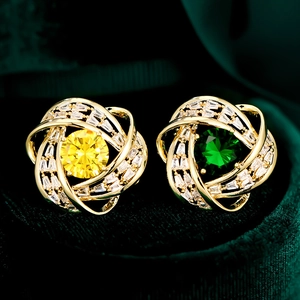 Squisita Spilla in Rame Placcato Oro Zirconia Cubica Vortice Fiore Elegante Semplice Pin Per Abiti Cappotti Donna Gioielli Regalo